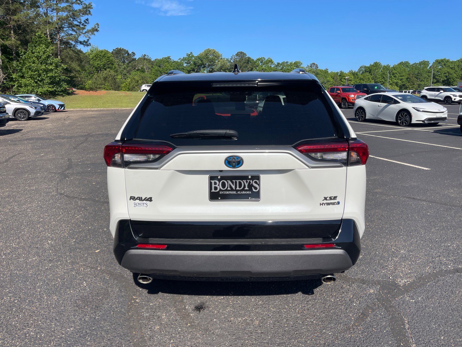 Used 2019 Toyota RAV4 XSE w/ XSE Weather Package AWD/4WD image 15