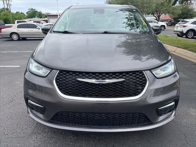 Certified 2023 Chrysler Pacifica Touring-L FWD image 1