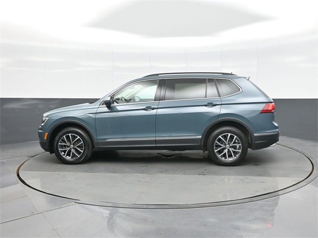 Used 2020 Volkswagen Tiguan SE w/ Panoramic Sunroof Package image 4