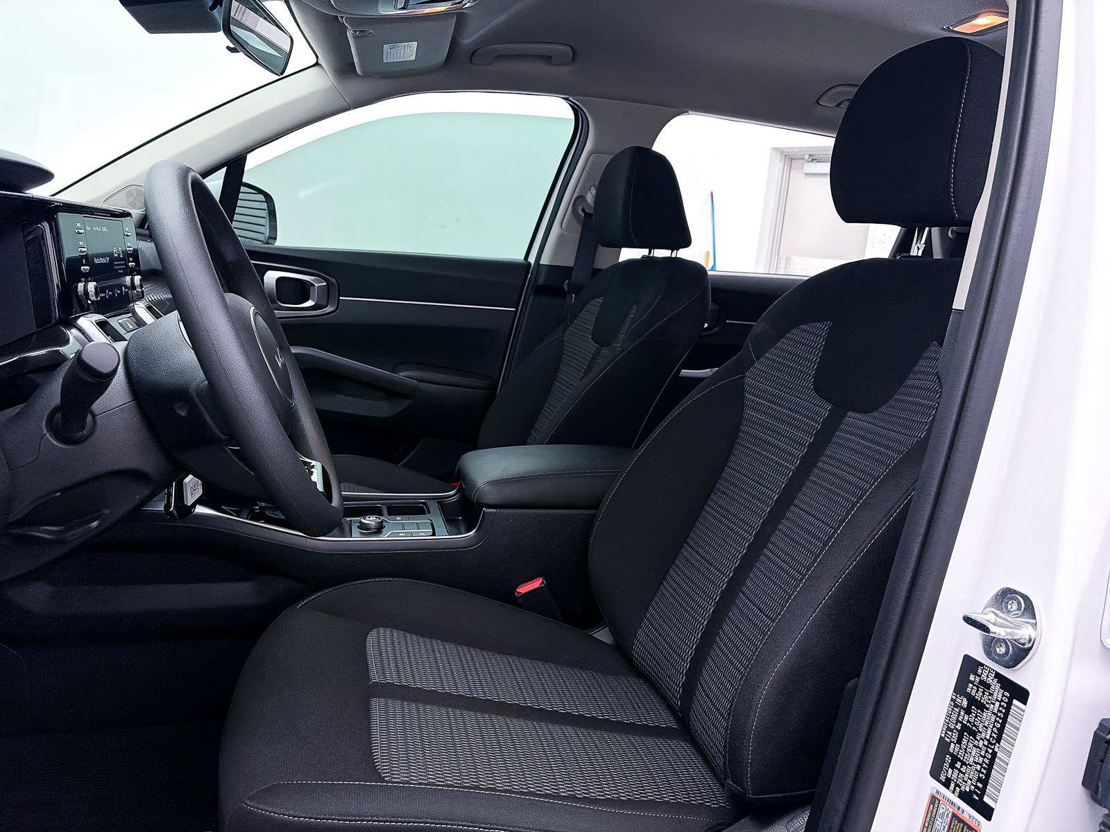 Used 2023 Kia Sorento LX FWD image 17
