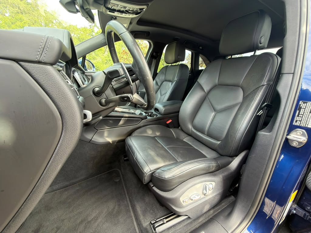 Used 2024 Porsche Macan S AWD/4WD image 5