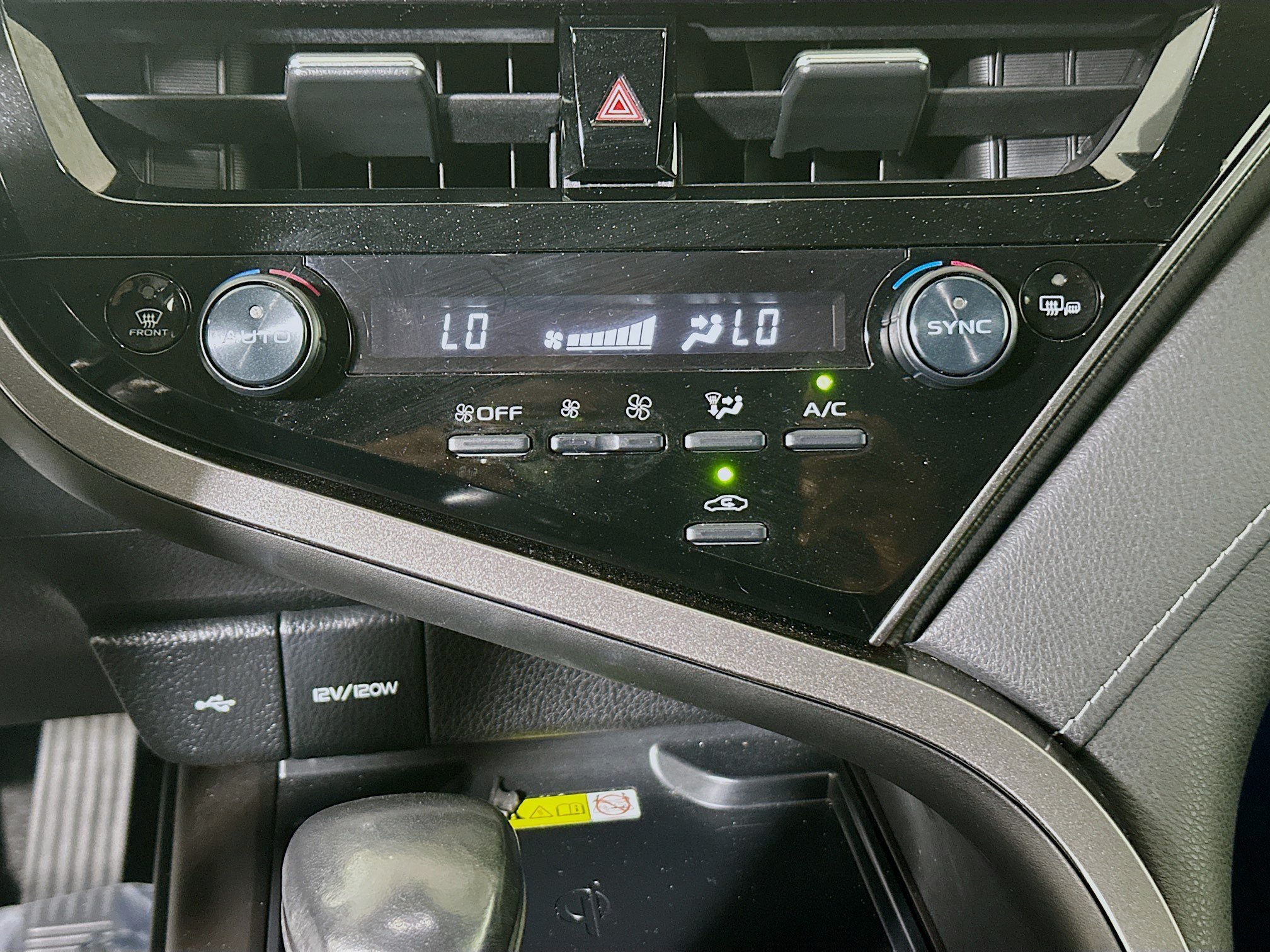 Used 2022 Toyota Camry XSE FWD image 23