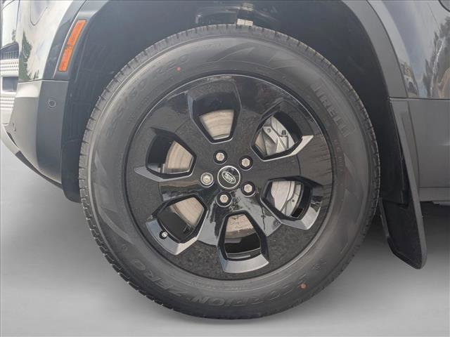 Used 2025 Land Rover Defender 110 S image 10