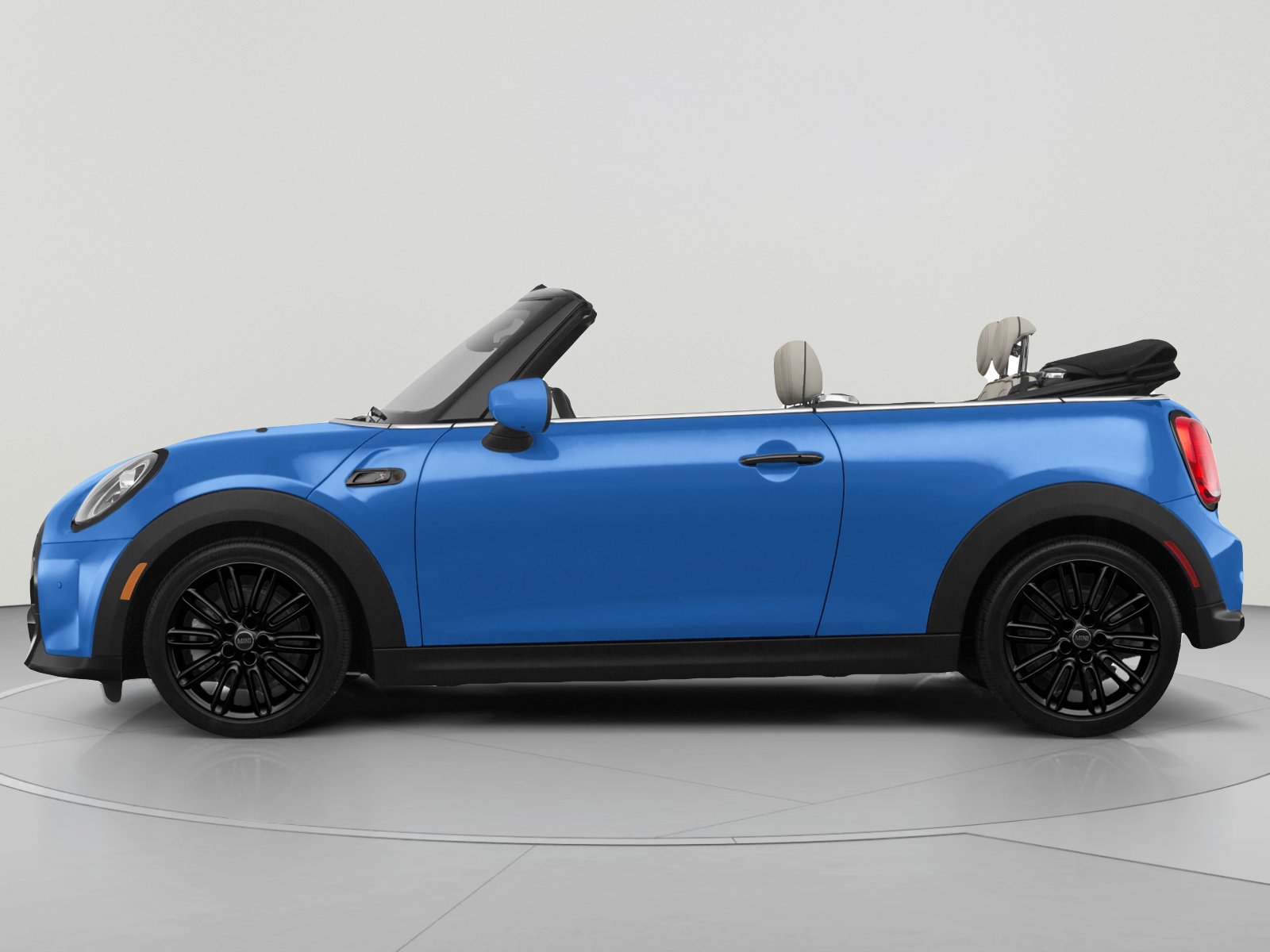 Used 2023 MINI Cooper S w/ Signature Upholstery Package FWD image 2