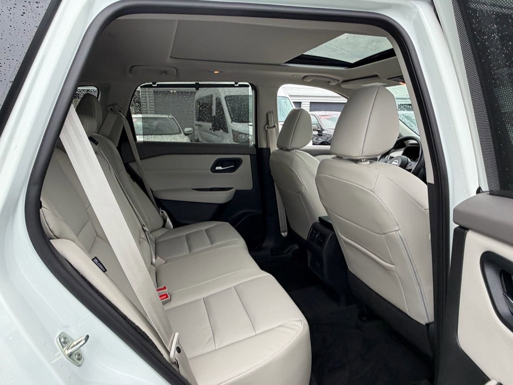 Certified 2023 Nissan Rogue SV w/ SV Premium B Package FWD image 14