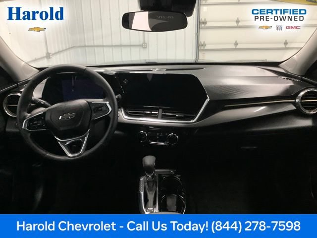 Used 2025 Chevrolet Trax ACTIV FWD image 13