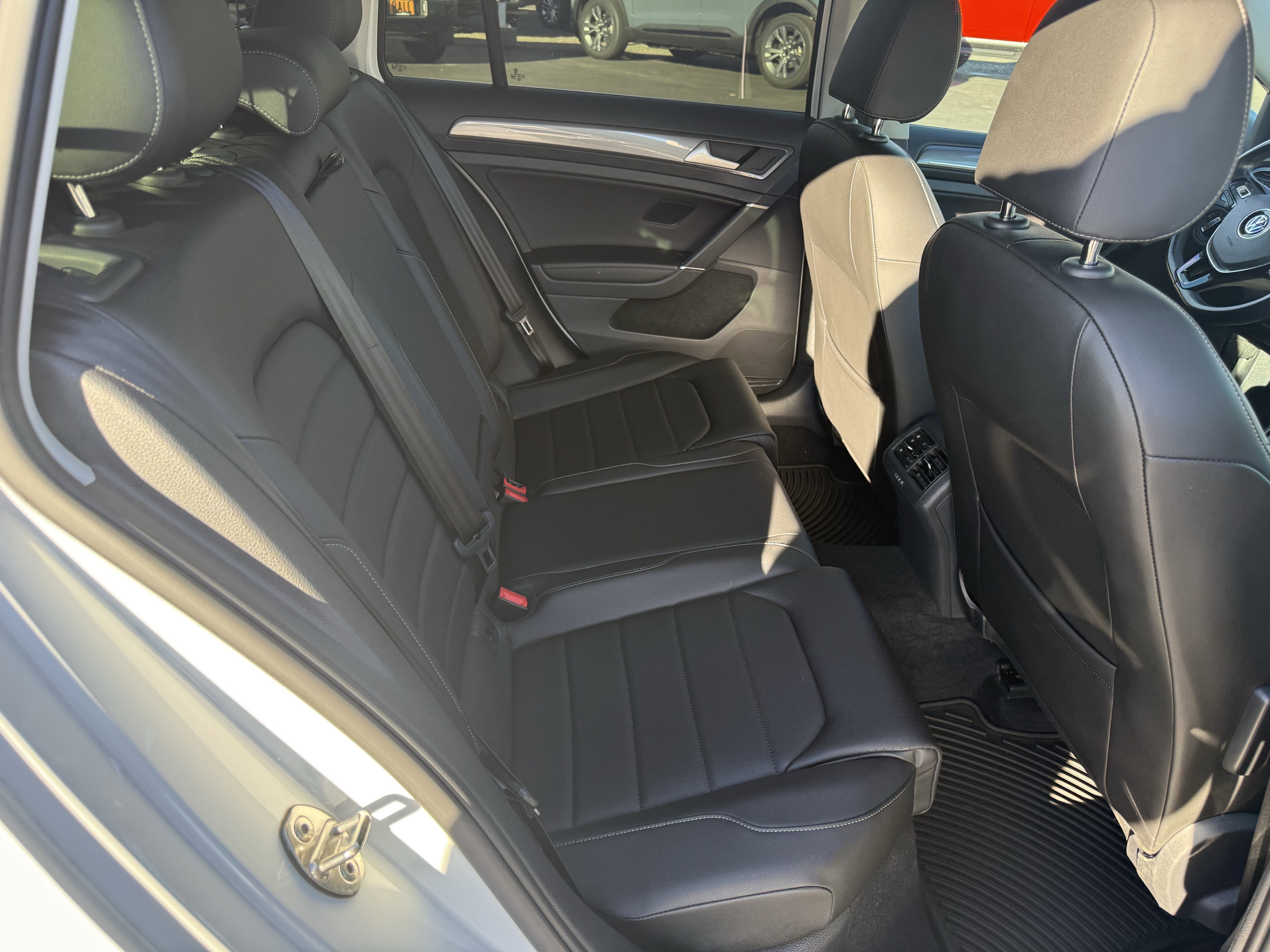 Used 2018 Volkswagen Golf Alltrack SEL image 10