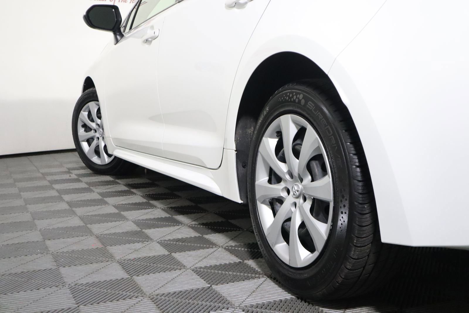 Used 2023 Toyota Corolla LE image 16