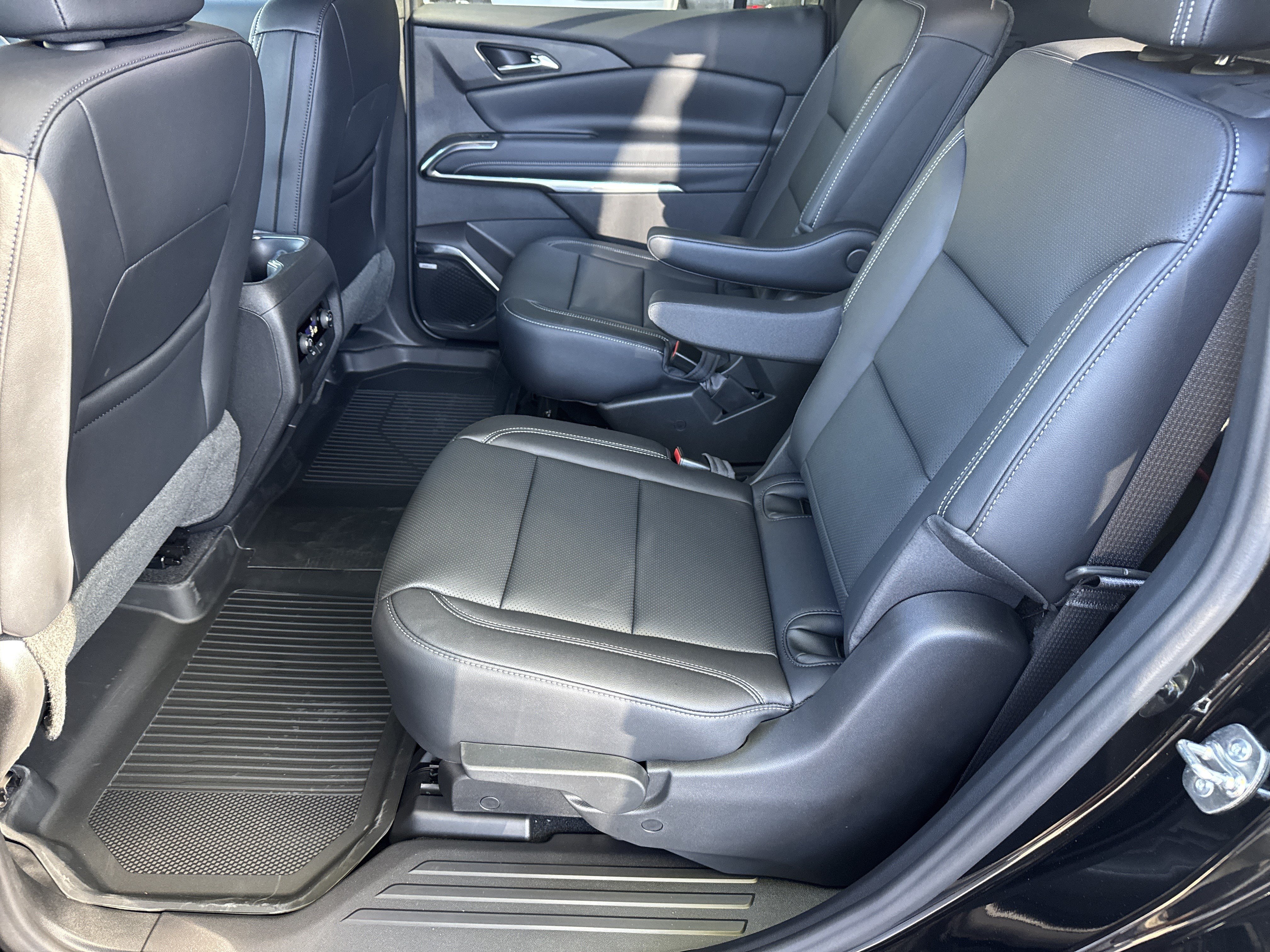 New 2027 Chevrolet Traverse LT w/ Enhanced Driving Package FWD image 22