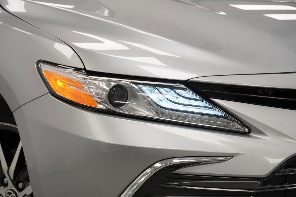 Used 2023 Toyota Camry XLE w/ Cold Weather Package image 5