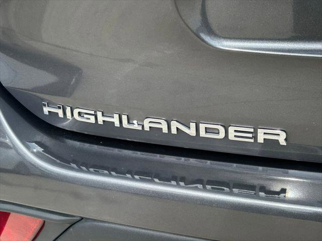 Certified 2025 Toyota Highlander XLE FWD image 13