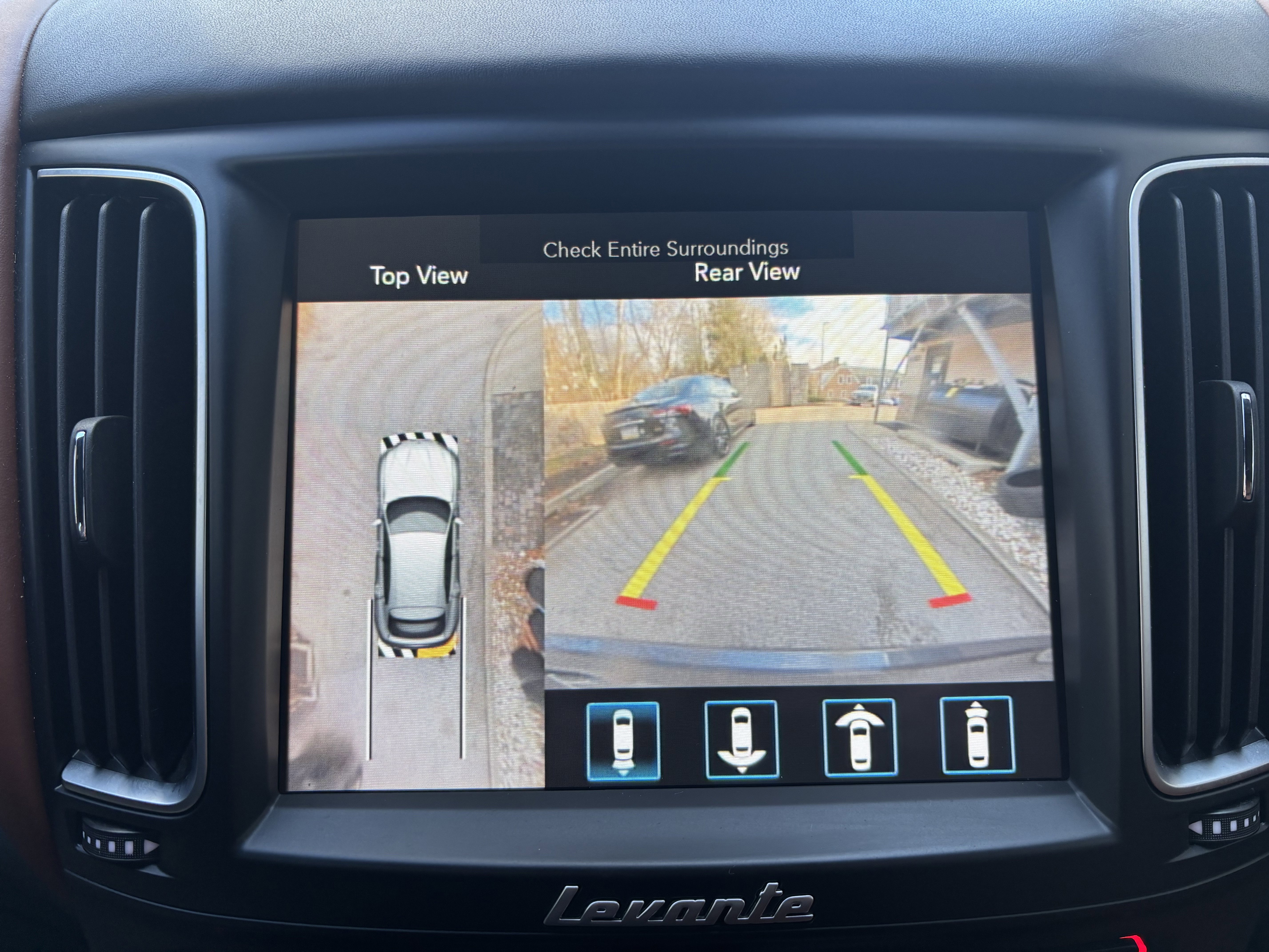 Used 2019 Maserati Levante GranLusso image 30