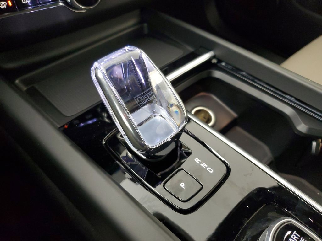 New 2026 Volvo XC60 B5 Plus w/ Climate Package image 33