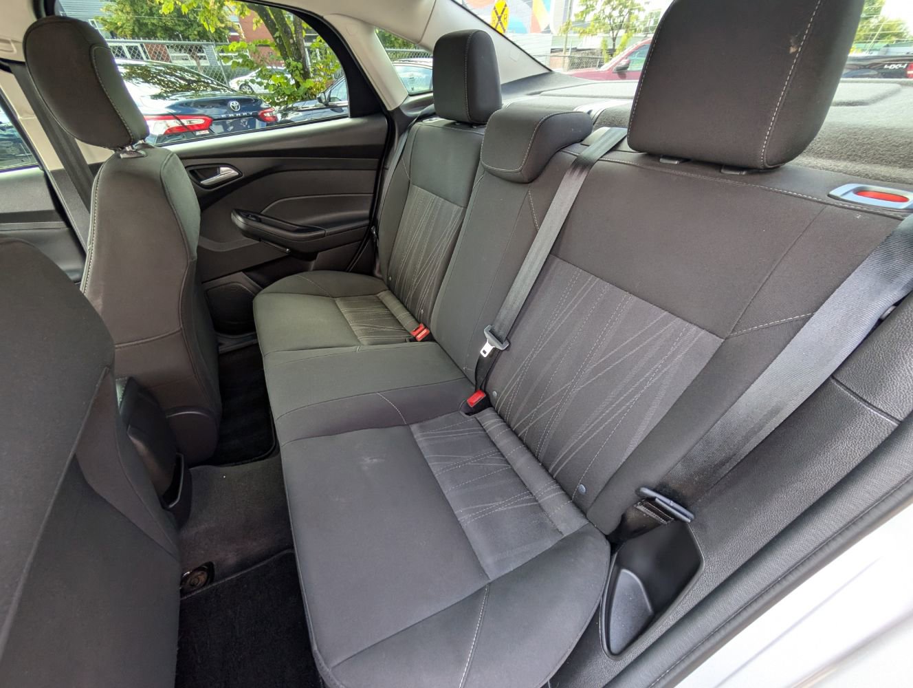 Used 2018 Ford Focus SE FWD image 18