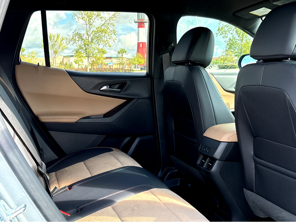 Used 2025 Chevrolet Equinox ACTIV w/ Safety and Technology Package image 13