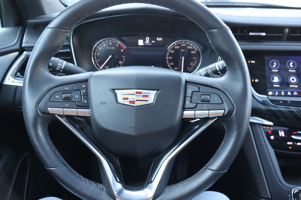 Used 2025 Cadillac XT6 Premium Luxury image 6