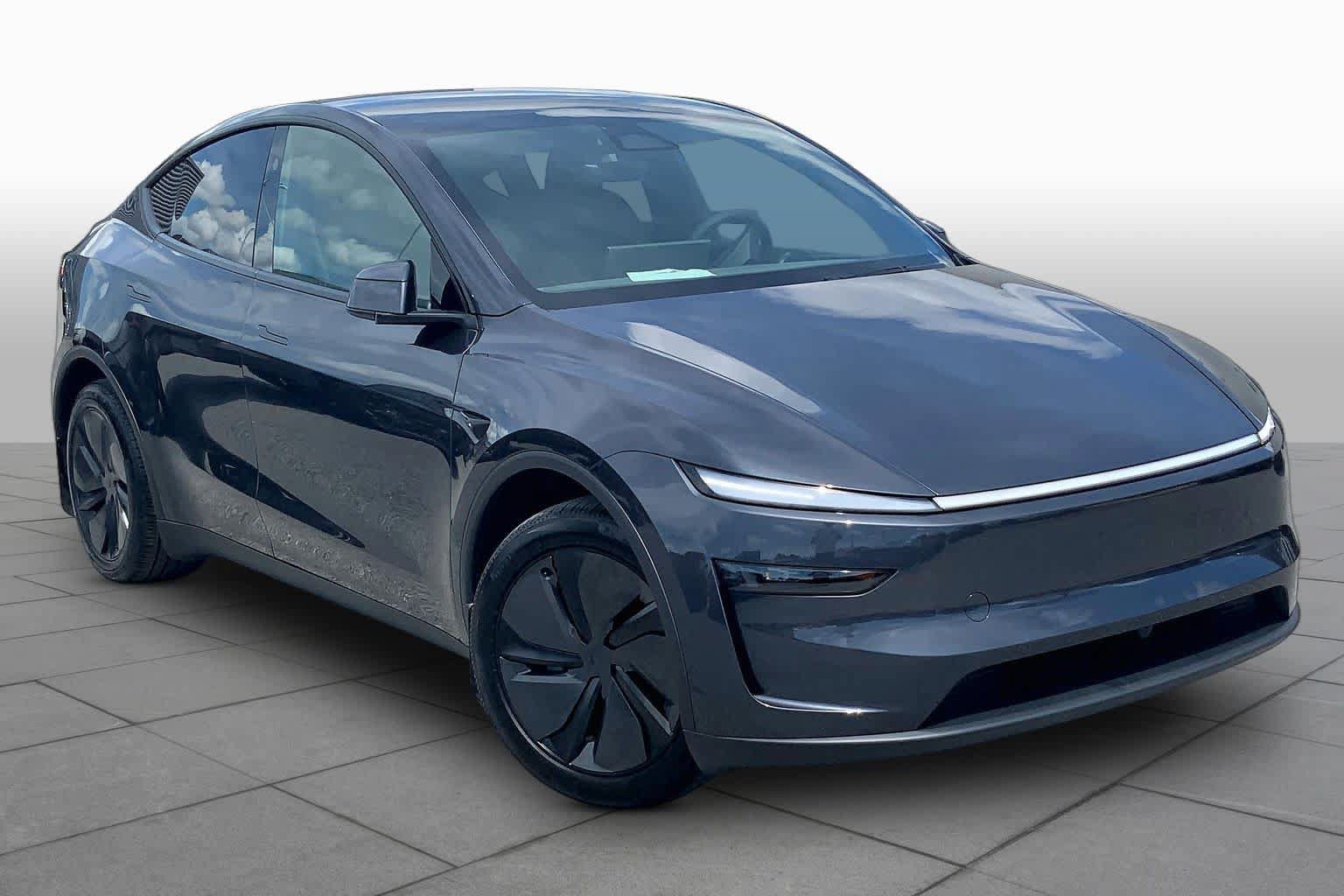 Used 2026 Tesla Model Y 2WD image 2