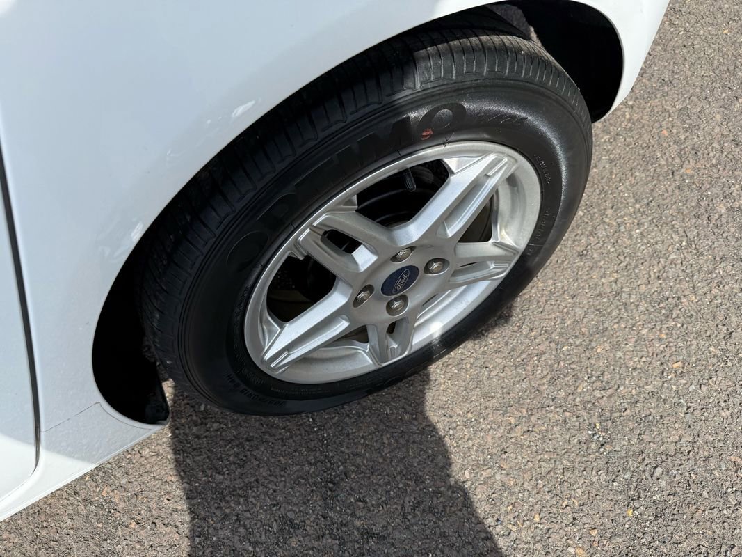 Used 2019 Ford Fiesta SE image 12