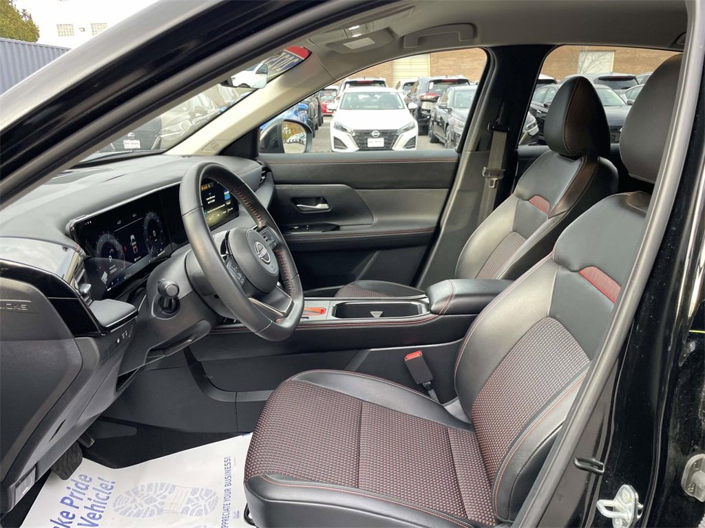 Certified 2025 Nissan Kicks SR w/ Illumination Package image 14