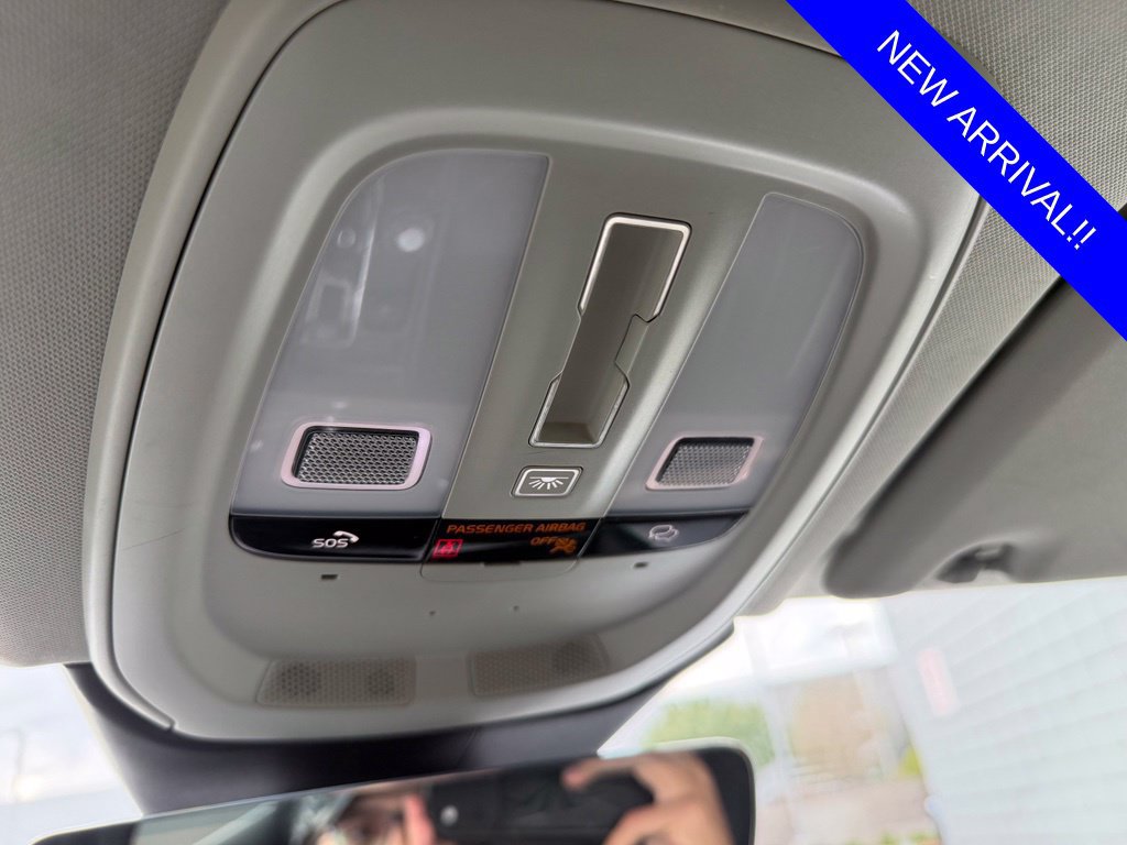 Used 2023 Volvo XC60 B5 Plus w/ Protection Package Premier FWD image 19