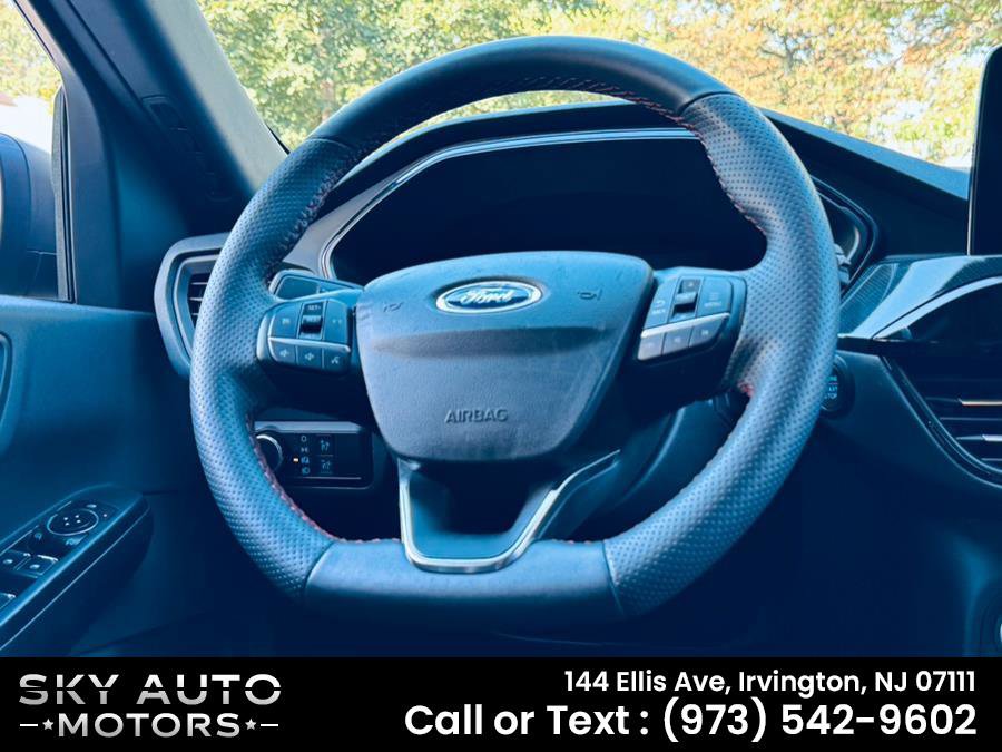 Used 2023 Ford Escape ST-Line FWD image 13