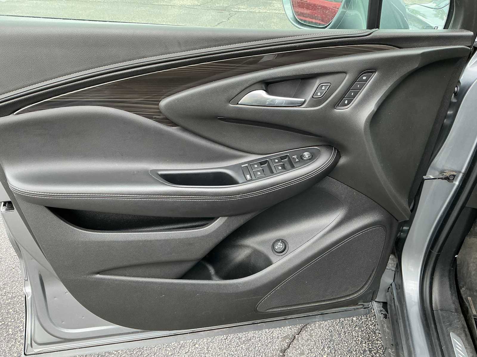 Used 2020 Buick Envision Essence w/ Experience Buick Package FWD image 20