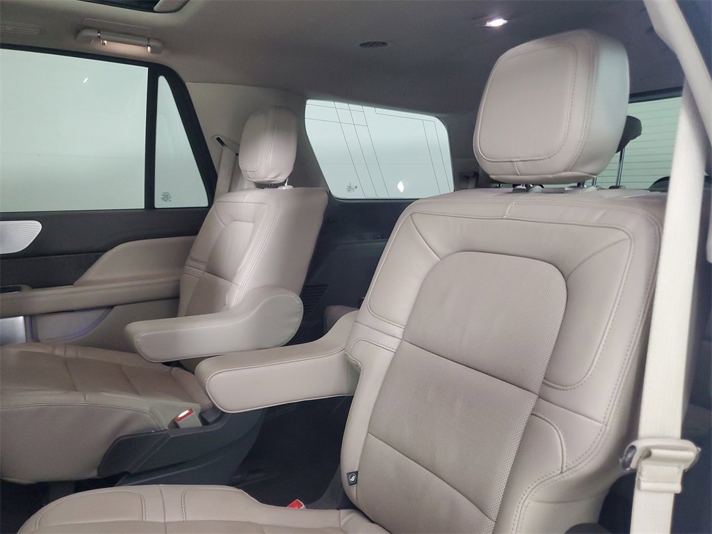 Certified 2022 Lincoln Navigator Reserve image 12