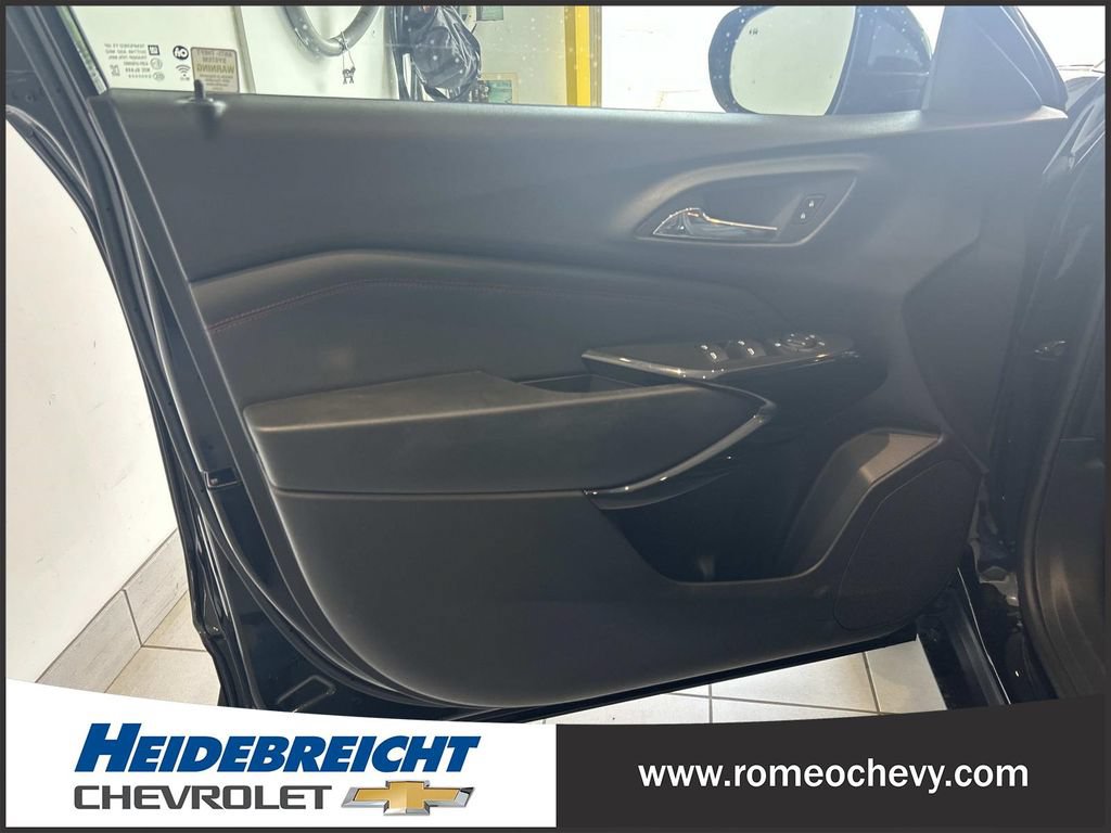 Certified 2024 Chevrolet Trax RS w/ Driver Confidence Package FWD image 10