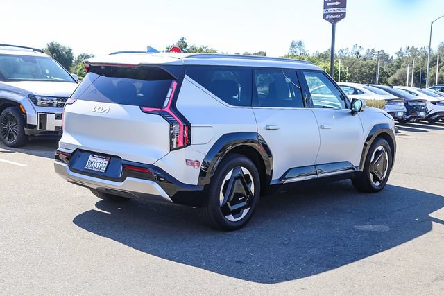 Used 2024 Kia EV9 Land AWD/4WD image 5