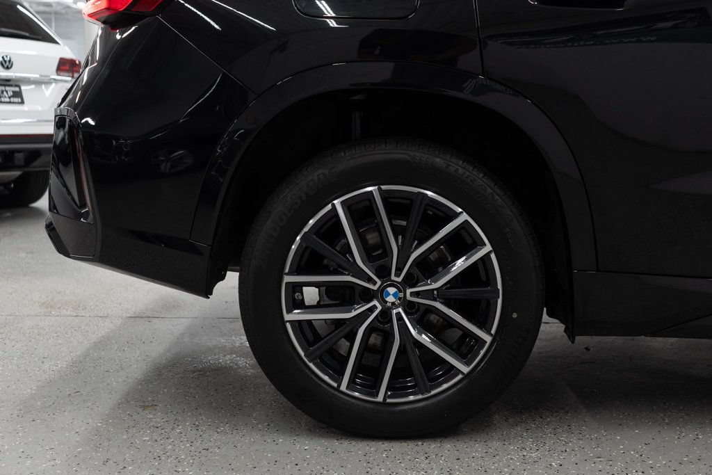 Used 2026 BMW X1 xDrive28i w/ M Sport Package AWD/4WD image 32