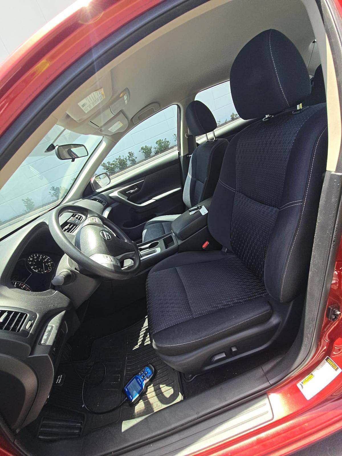 Used 2017 Nissan Altima 2.5 S w/ Power Driver Seat Package FWD image 4