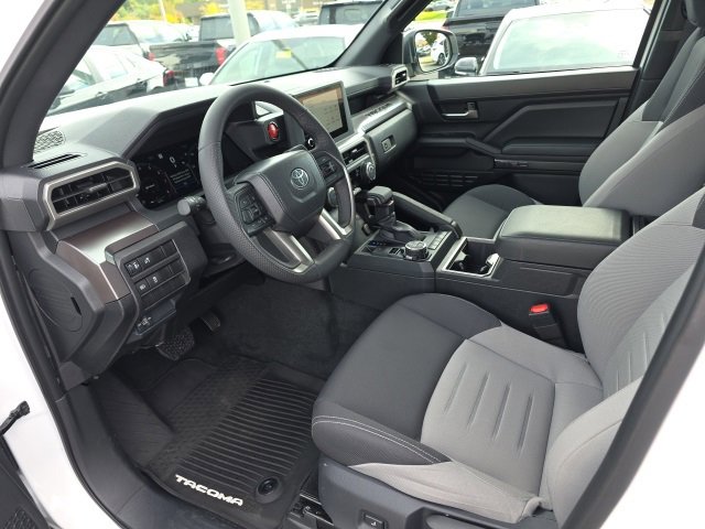 Used 2024 Toyota Tacoma TRD Off-Road image 10