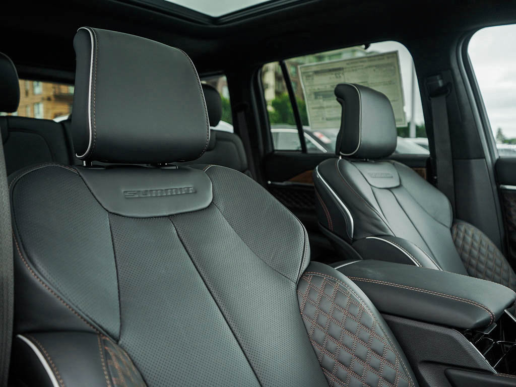 New 2025 Jeep Grand Cherokee Summit image 11