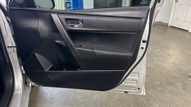 Used 2018 Toyota Corolla SE w/ Carpet Mat Package (TMS) FWD image 16