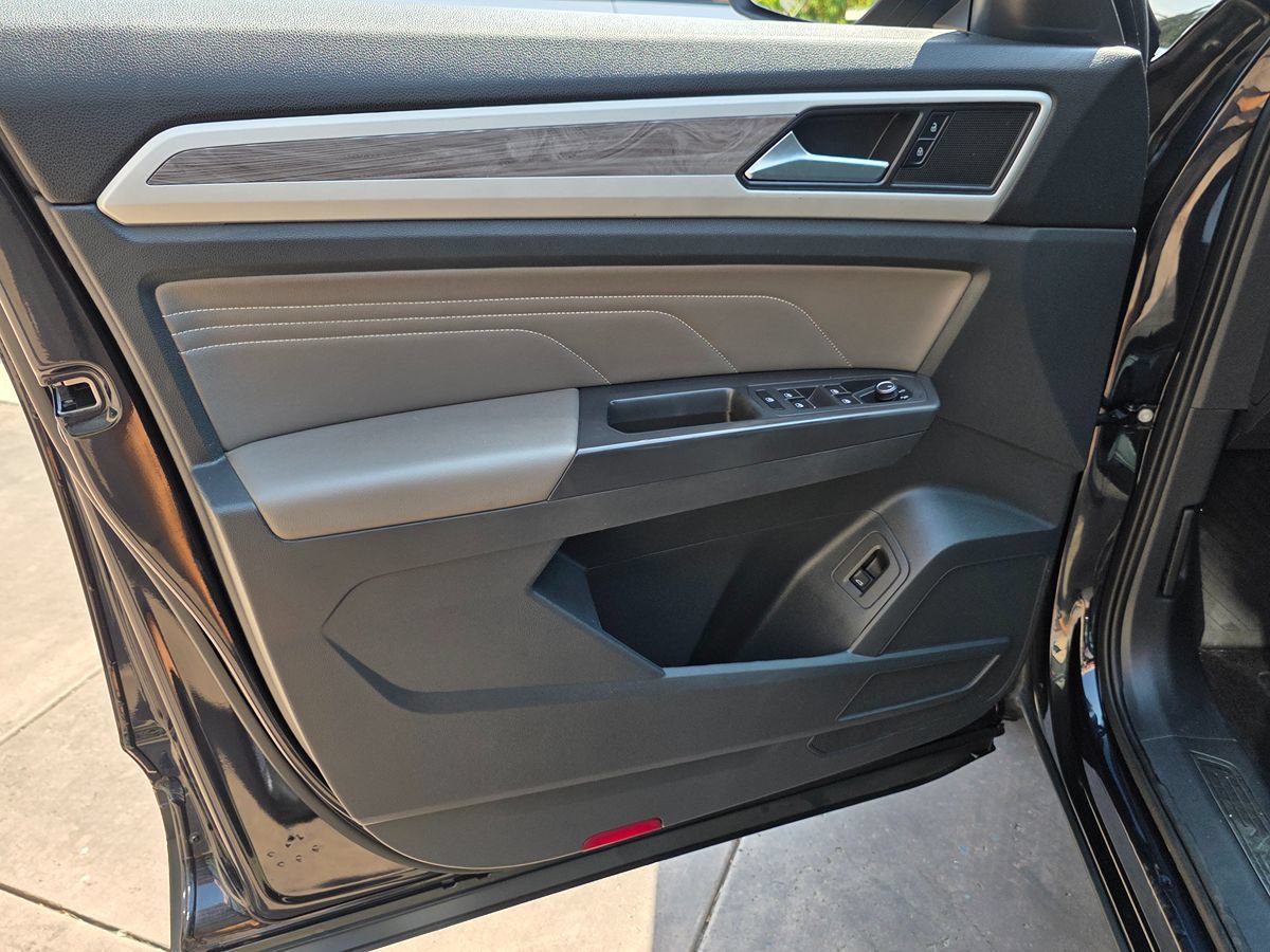 Used 2023 Volkswagen Atlas Cross Sport SE FWD image 29