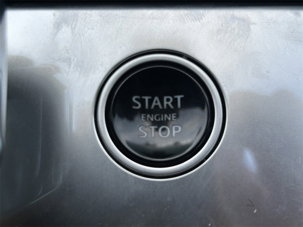 Used 2023 Land Rover Range Rover SE image 32