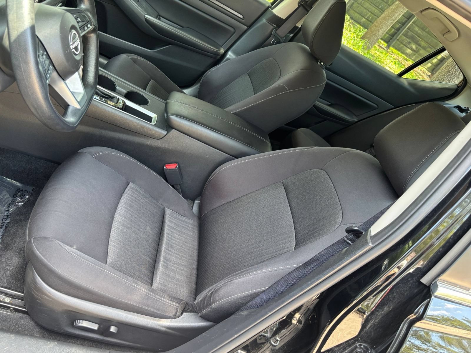 Used 2025 Nissan Altima 2.5 SV FWD image 36