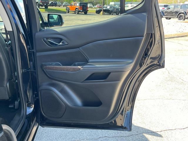 Used 2022 GMC Acadia Denali w/ Denali Ultimate Package AWD/4WD image 11