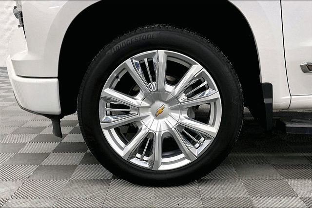 Used 2022 Chevrolet Silverado 1500 High Country w/ High Country Premium Package image 10