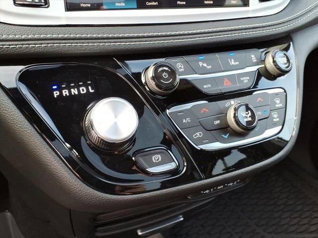 New 2025 Chrysler Pacifica Select w/ Fav Edition Package FWD image 20