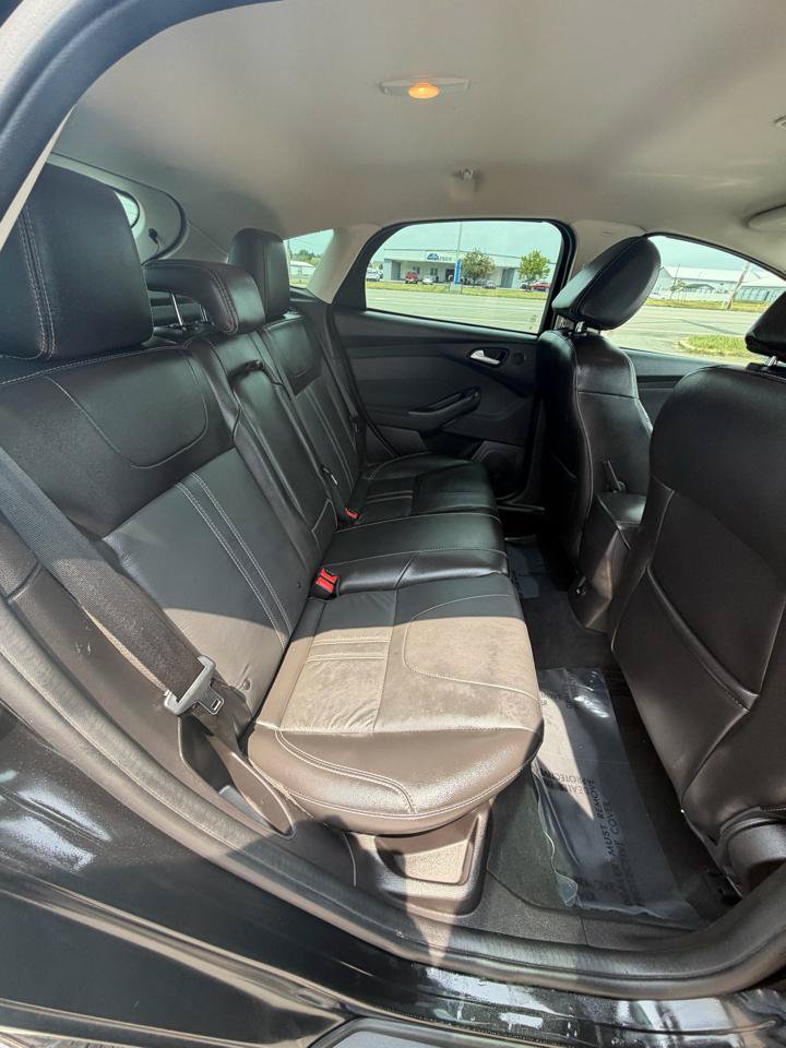 Used 2014 Ford Focus Titanium FWD image 41