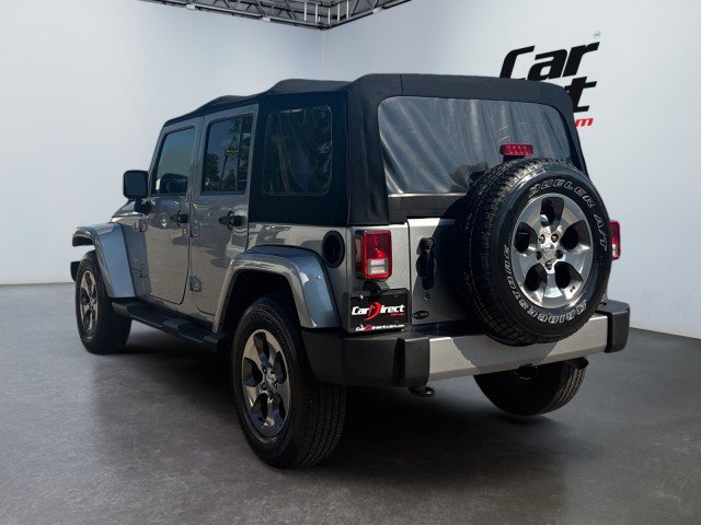 Used 2016 Jeep Wrangler Unlimited Sahara w/ Connectivity Group AWD/4WD image 8