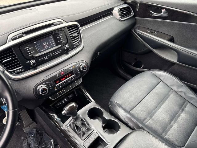 Used 2016 Kia Sorento EX image 25