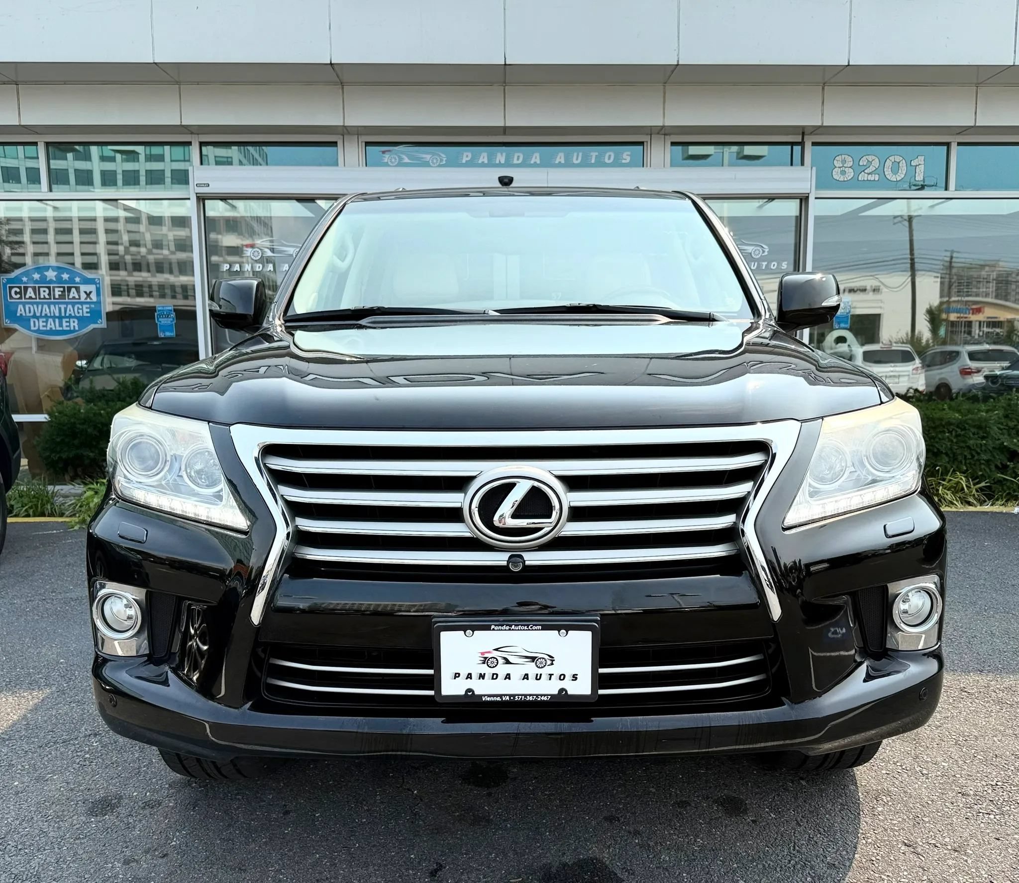 Used 2013 Lexus LX 570 4WD image 2
