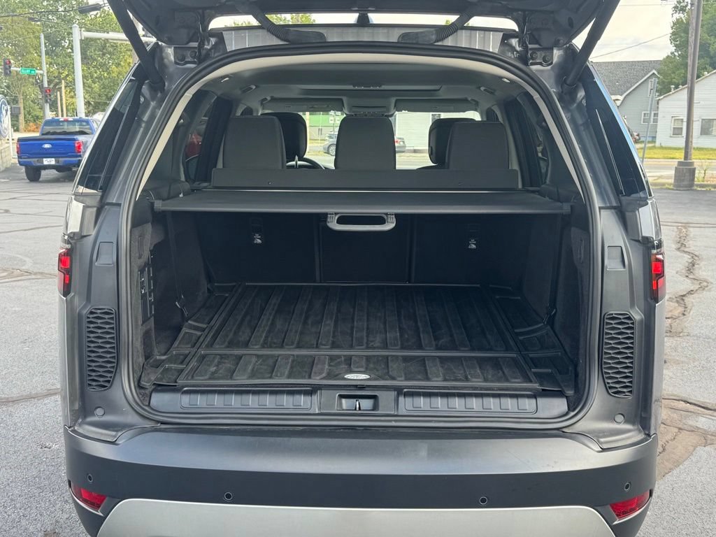 Used 2024 Land Rover Discovery S AWD/4WD image 27