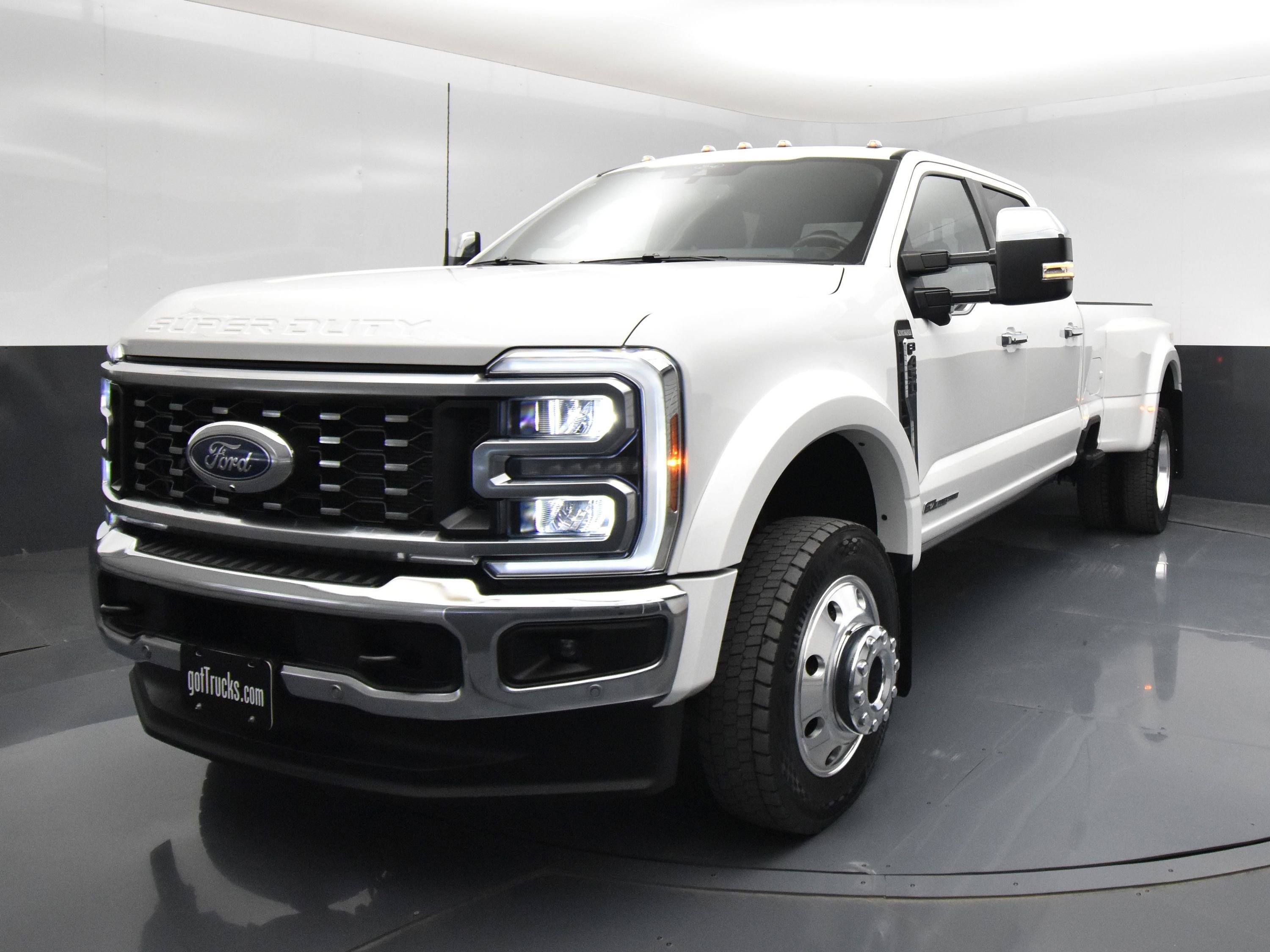 Used 2025 Ford F450 King Ranch w/ Chrome Package image 2