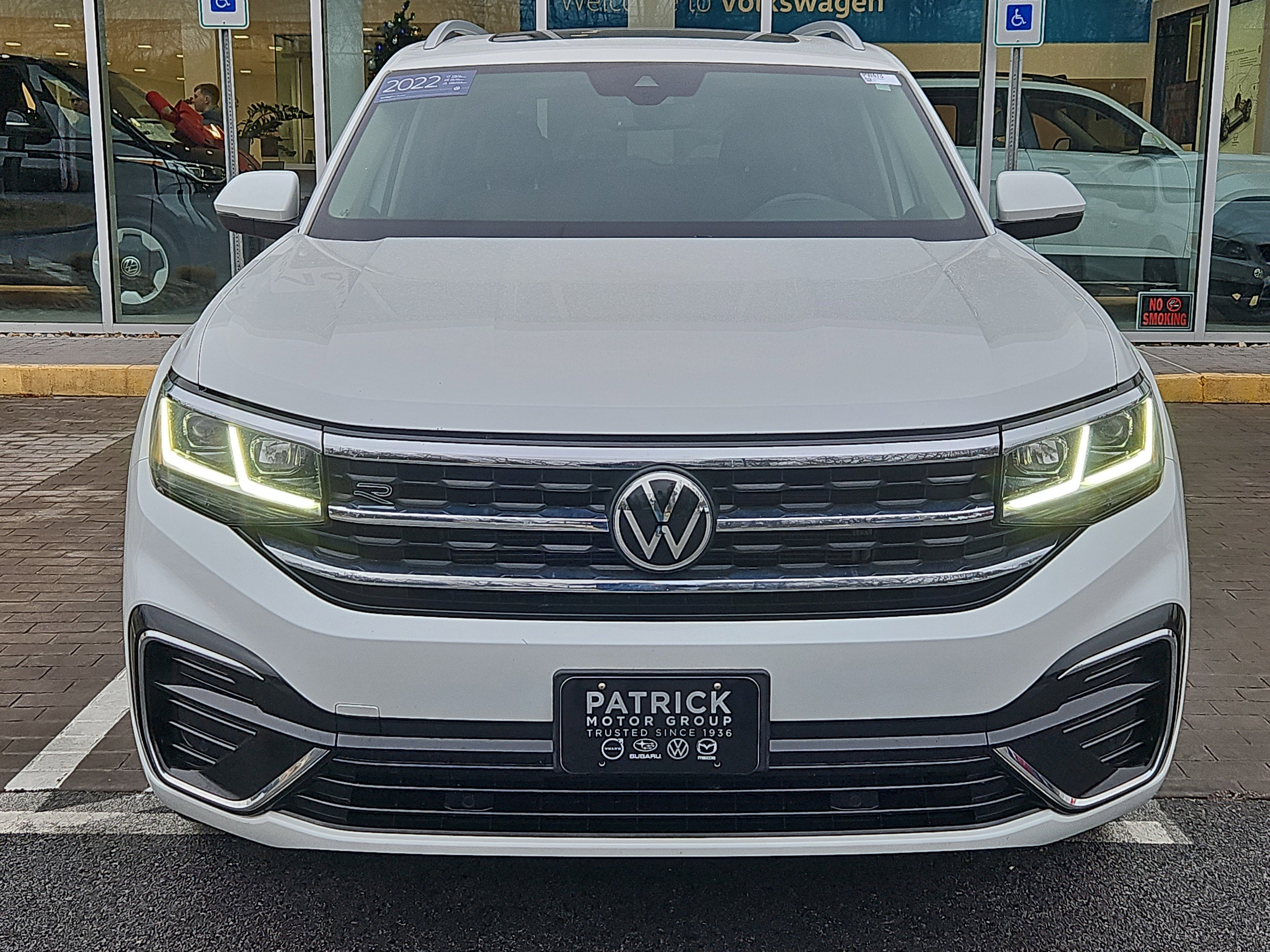 Certified 2022 Volkswagen Atlas SEL R-Line image 28
