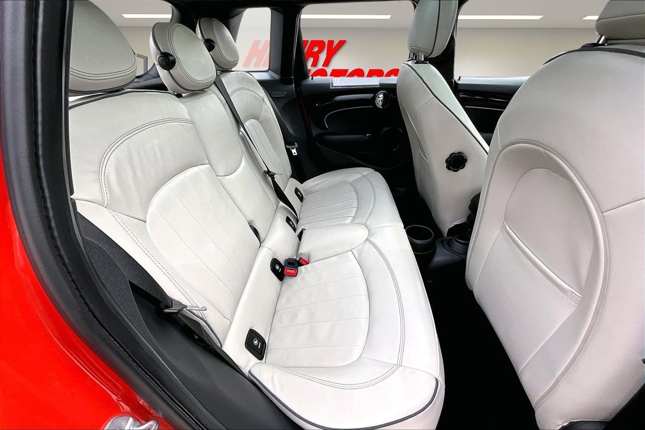 Used 2019 MINI Cooper S w/ Signature Upholstery Package image 24
