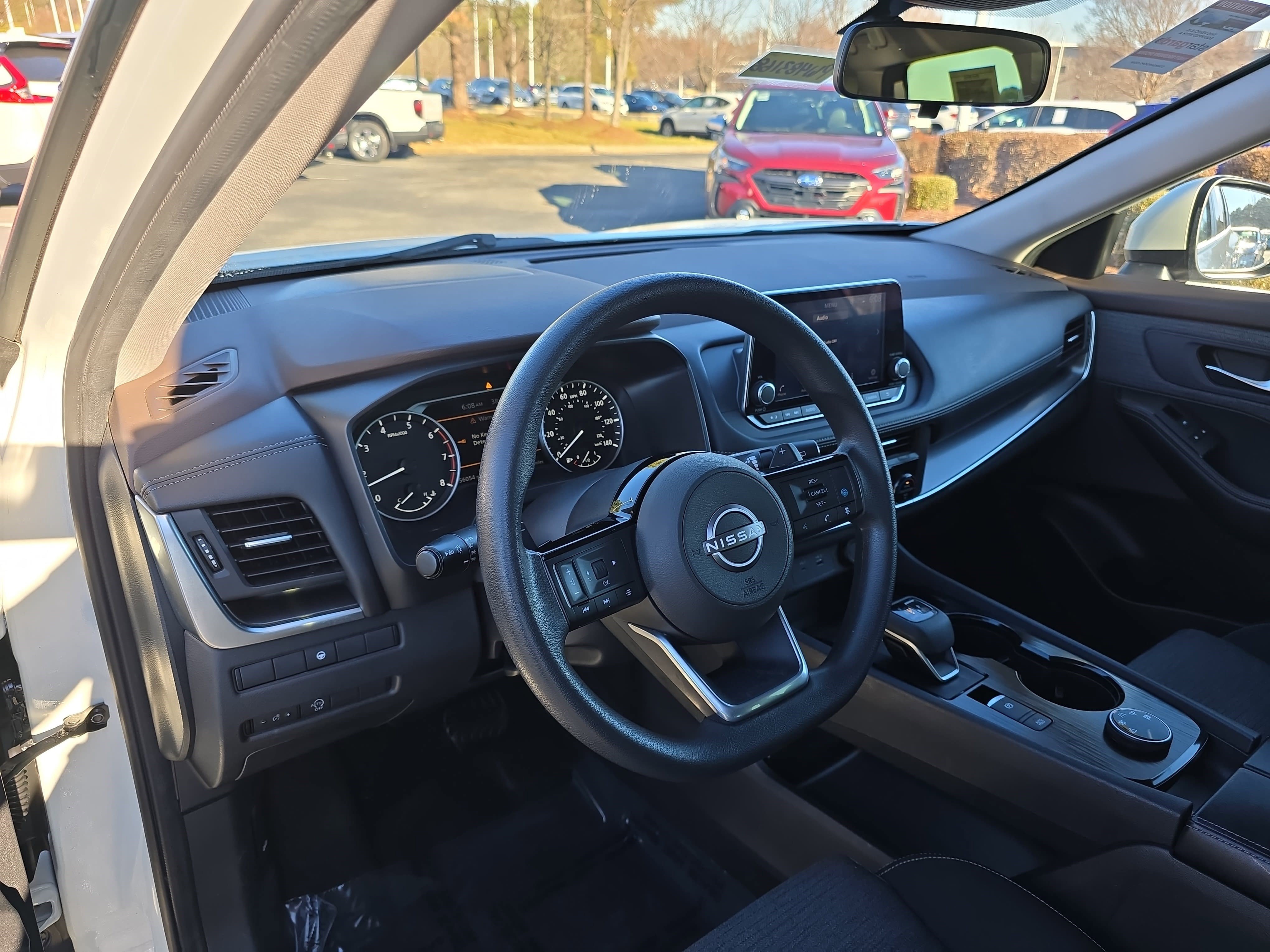 Used 2023 Nissan Rogue SV image 15