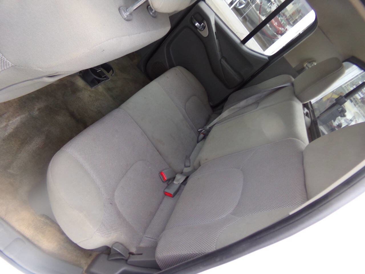 Used 2018 Nissan Frontier SV image 14